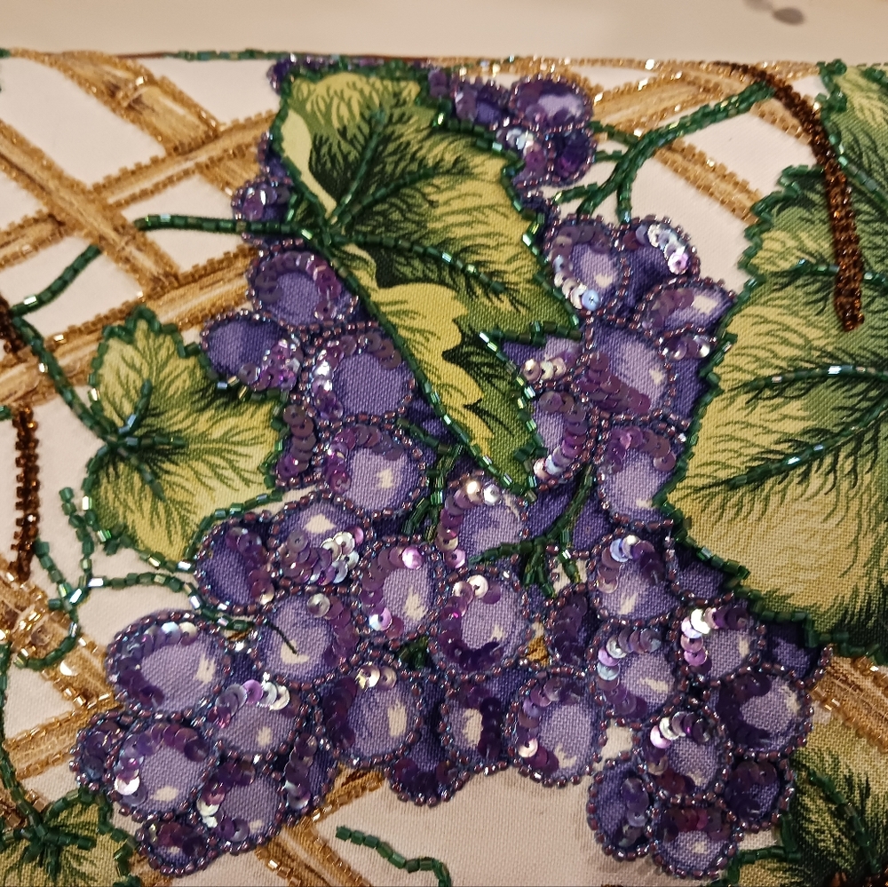 Isabella Fiore beaded and sequined grape design handbag NWOT - Picture 5 of 16